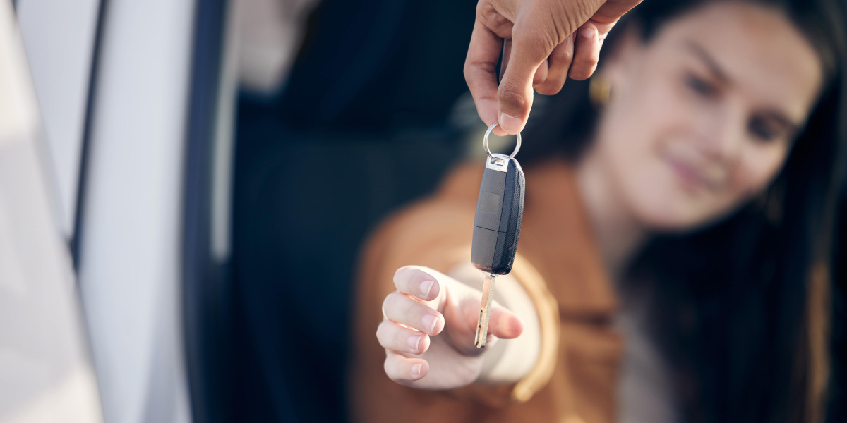 The Role of Locksmiths in Car Key Solutions: A Comprehensive Guide